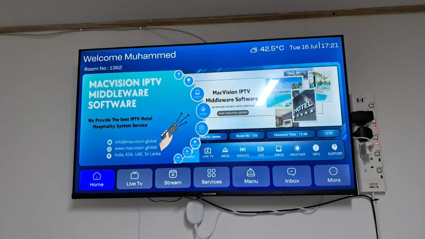 مرجع للضيافة المتصلة في نيوم يوضح منصة MACVISION لـIPTV داخل الغرف